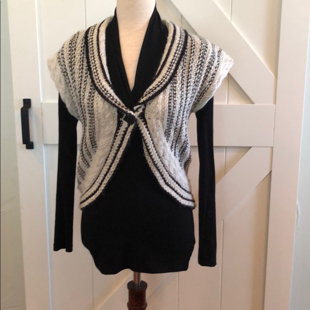 CAbi Sweater Size S